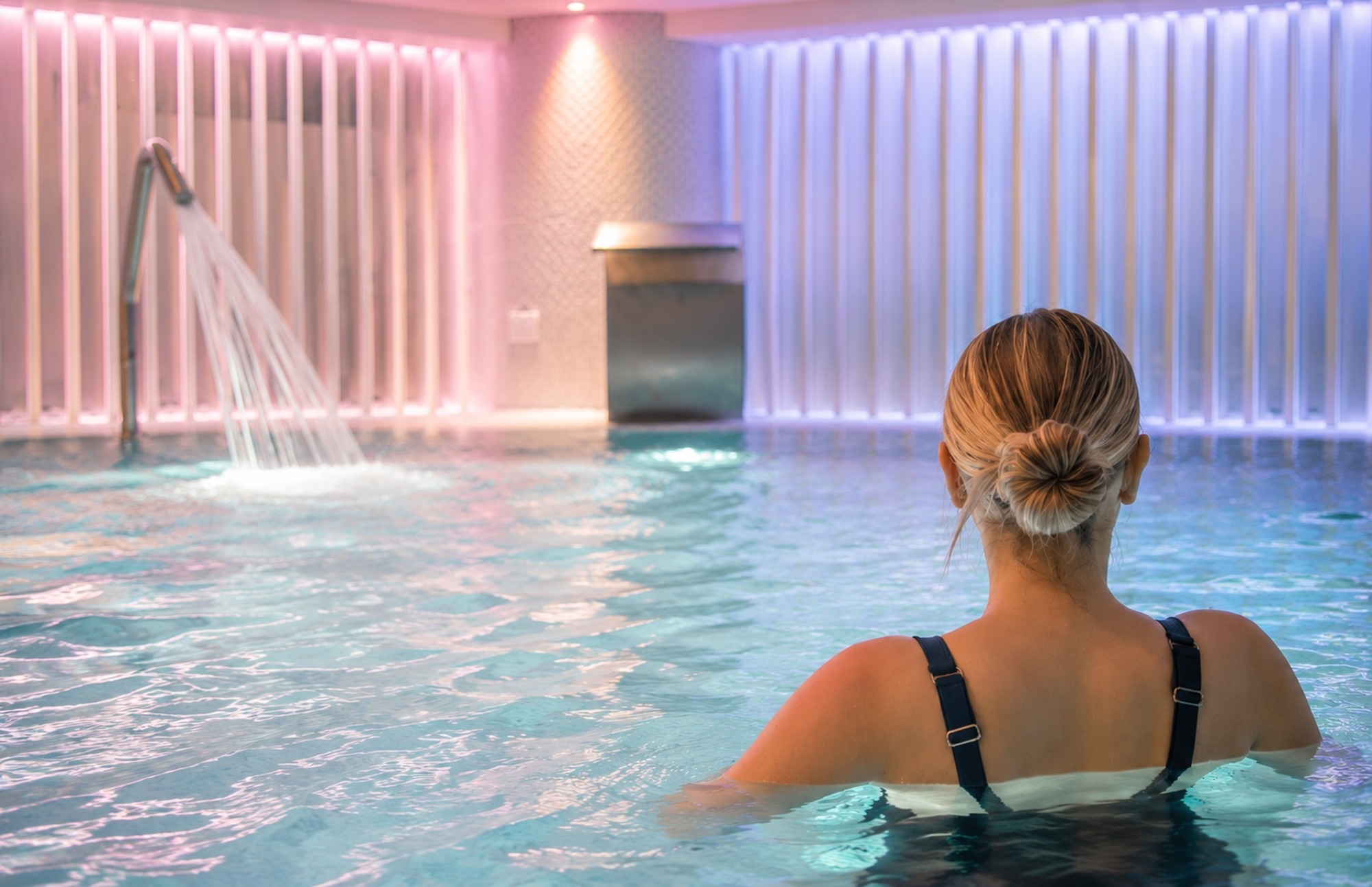 spa_pool_2000x1292_max2mb.jpg